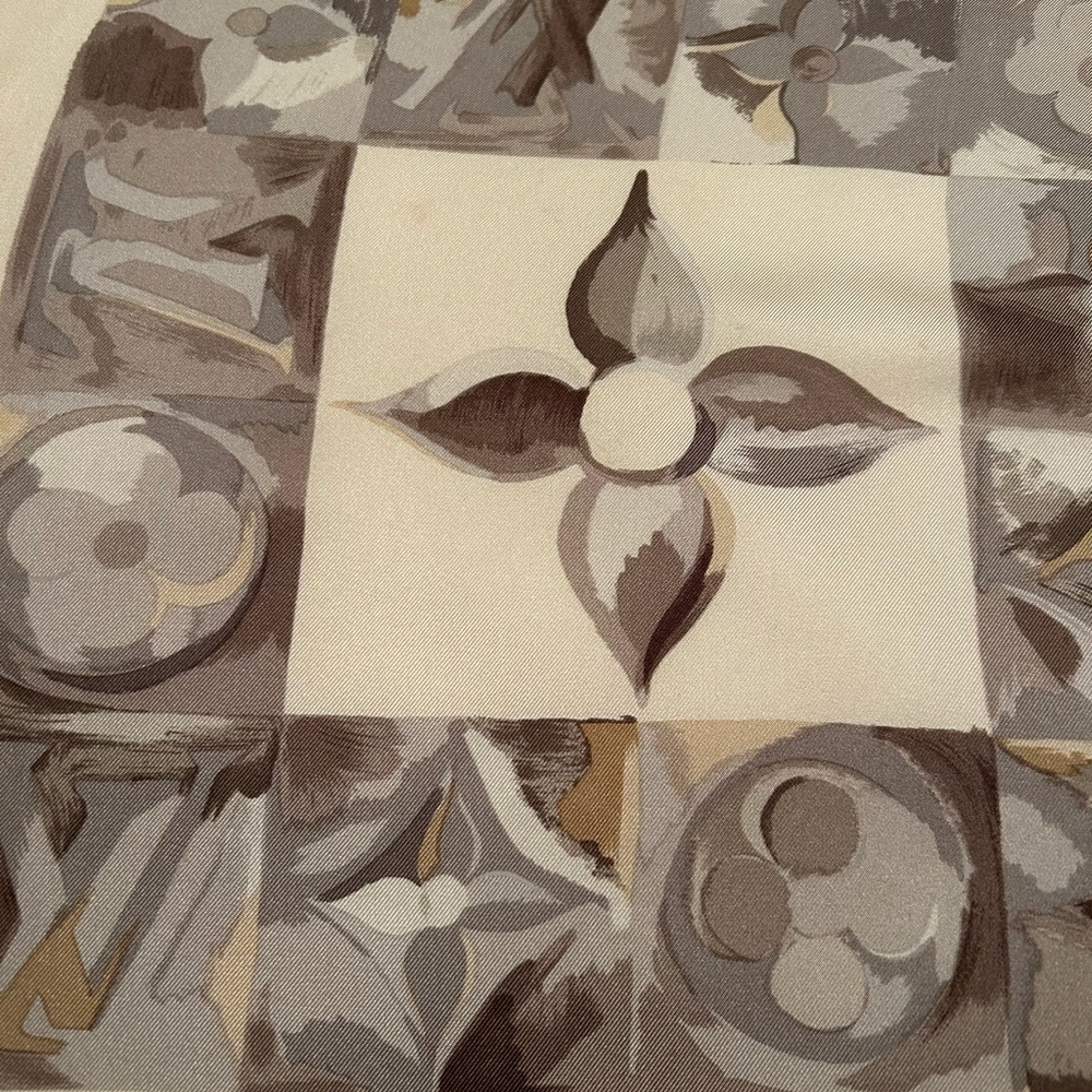 Louis Vuitton silk Au Fil De Temps Square Scarf 35x35 - Picture 2 of 11